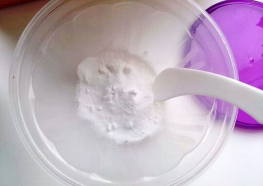 Baking soda for treating nail fungus