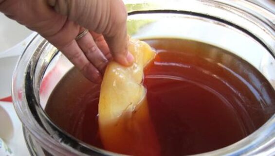 Kombucha to treat nail fungus