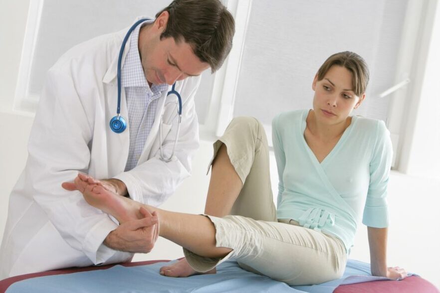 Examination of a patient with nail fungus
