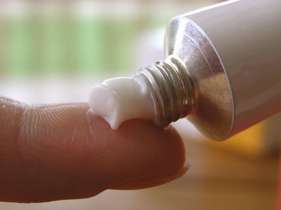 Ointment for the treatment of nail fungus